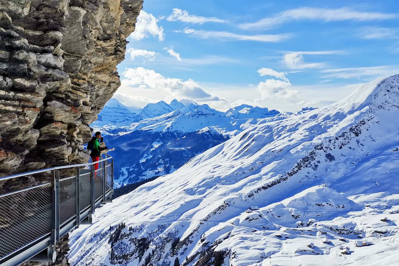 https://mdw-travel-data-us-east-1.s3.amazonaws.com/img/country/Switzerland/Grindelwald-First/img_01.jpg