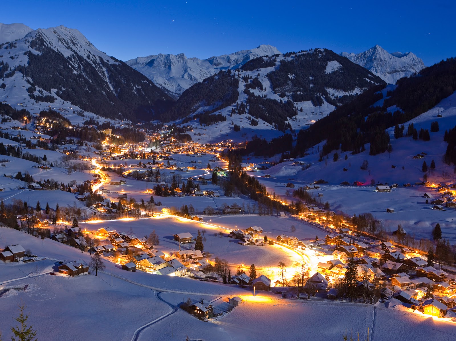 https://mdw-travel-data-us-east-1.s3.amazonaws.com/img/country/Switzerland/Gstaad-Promenade/img_00.jpg