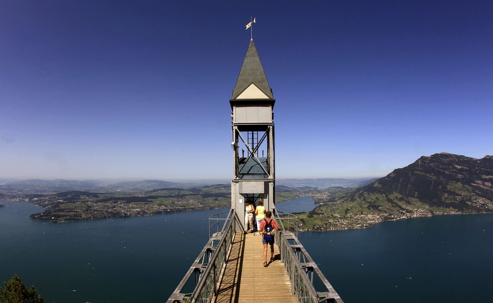 https://mdw-travel-data-us-east-1.s3.amazonaws.com/img/country/Switzerland/Hohmad-Tower/img_02.jpg