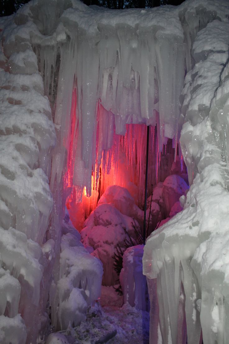 https://mdw-travel-data-us-east-1.s3.amazonaws.com/img/country/Switzerland/Ice-Palace/img_01.jpg