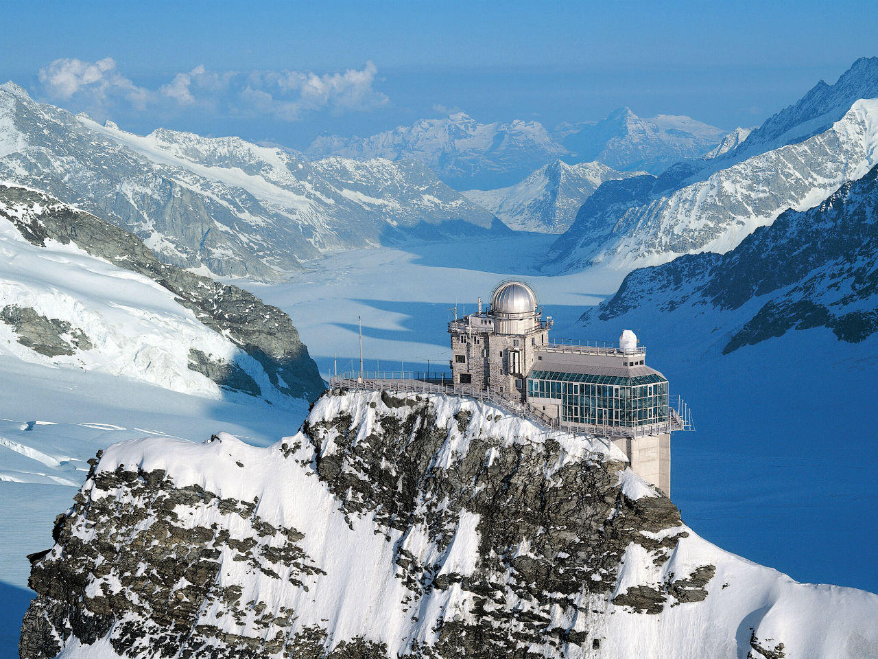 https://mdw-travel-data-us-east-1.s3.amazonaws.com/img/country/Switzerland/Jungfraujoch/img_01.jpg