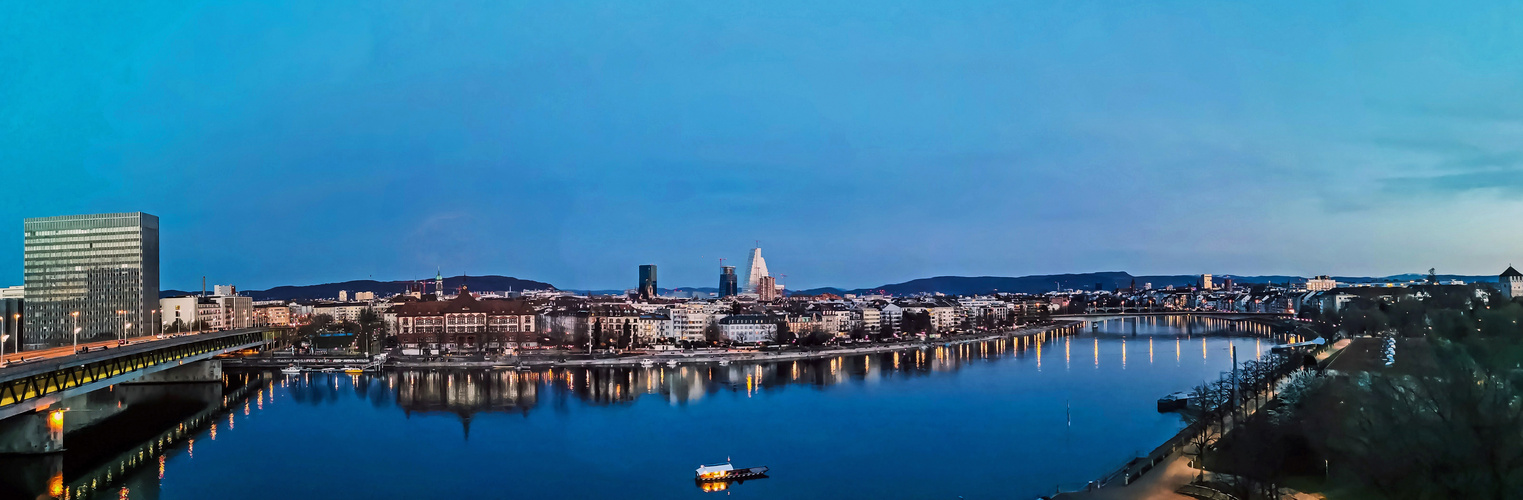 https://mdw-travel-data-us-east-1.s3.amazonaws.com/img/country/Switzerland/Kleinbasler-Rheinufer/img_01.jpg