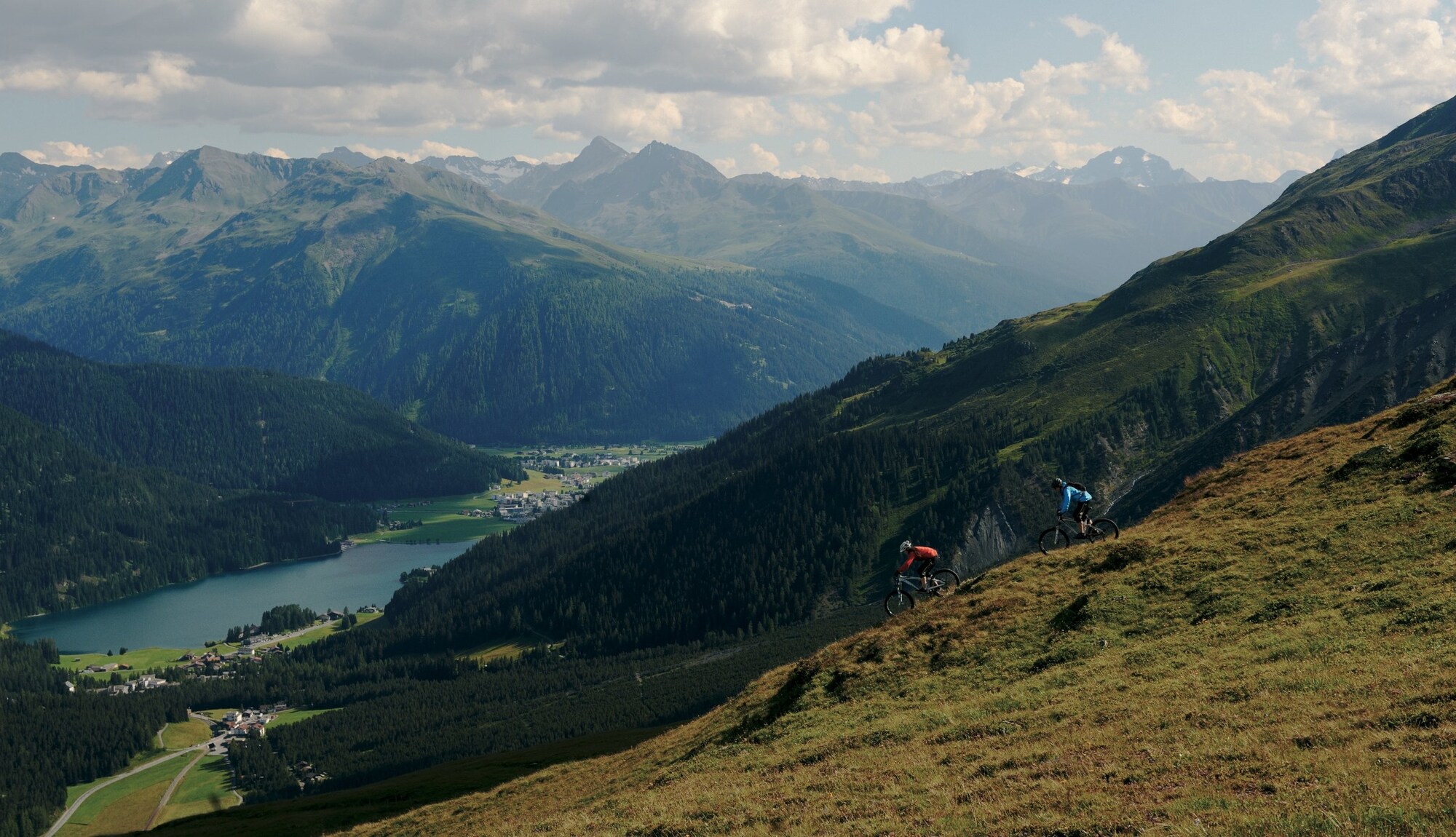 https://mdw-travel-data-us-east-1.s3.amazonaws.com/img/country/Switzerland/Klosters-Serneus/img_01.jpg