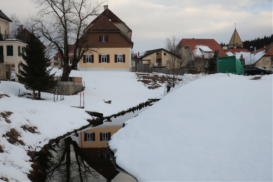 https://mdw-travel-data-us-east-1.s3.amazonaws.com/img/country/Switzerland/LEglise-de-la-Brevine/img_02.jpg