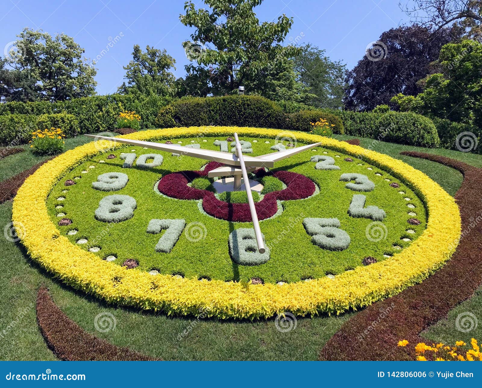 https://mdw-travel-data-us-east-1.s3.amazonaws.com/img/country/Switzerland/LHorloge-Fleurie/img_03.jpg