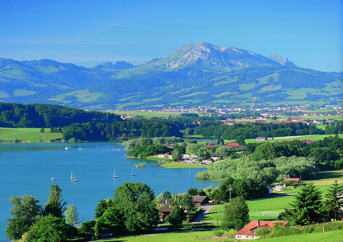 https://mdw-travel-data-us-east-1.s3.amazonaws.com/img/country/Switzerland/La-Gruyere-AOP/img_02.jpg