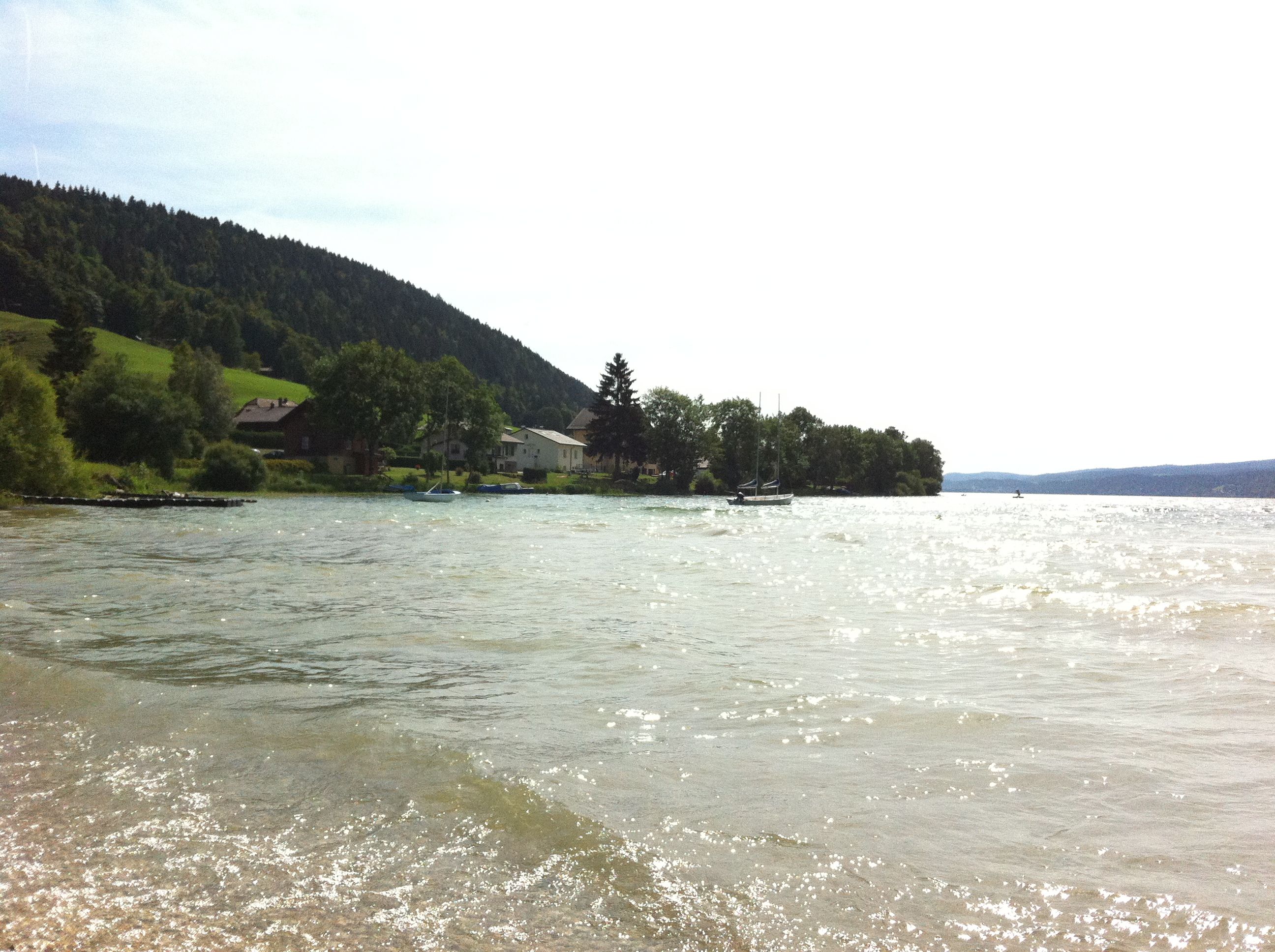 https://mdw-travel-data-us-east-1.s3.amazonaws.com/img/country/Switzerland/Lac-de-Joux/img_04.jpg