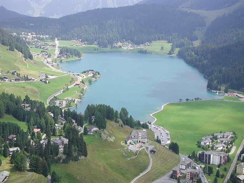 https://mdw-travel-data-us-east-1.s3.amazonaws.com/img/country/Switzerland/Lake-Davos/img_01.jpg