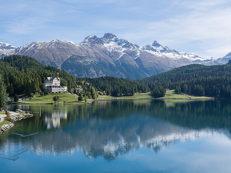 https://mdw-travel-data-us-east-1.s3.amazonaws.com/img/country/Switzerland/Lake-St-Moritz/img_01.jpg