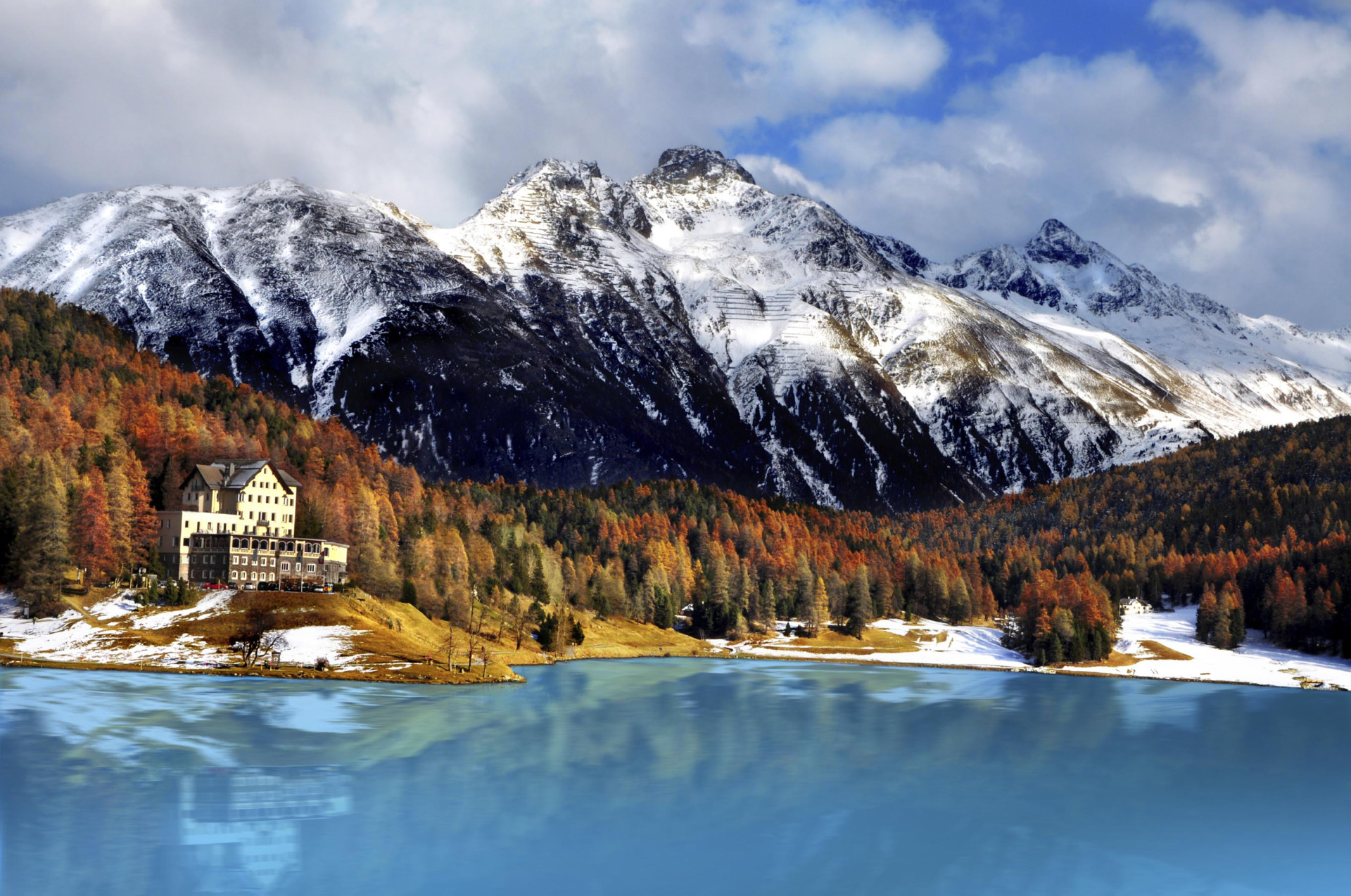 https://mdw-travel-data-us-east-1.s3.amazonaws.com/img/country/Switzerland/Lake-St-Moritz/img_02.jpg