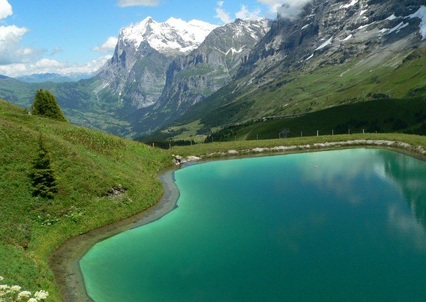 https://mdw-travel-data-us-east-1.s3.amazonaws.com/img/country/Switzerland/Lauberhorn/img_03.jpg