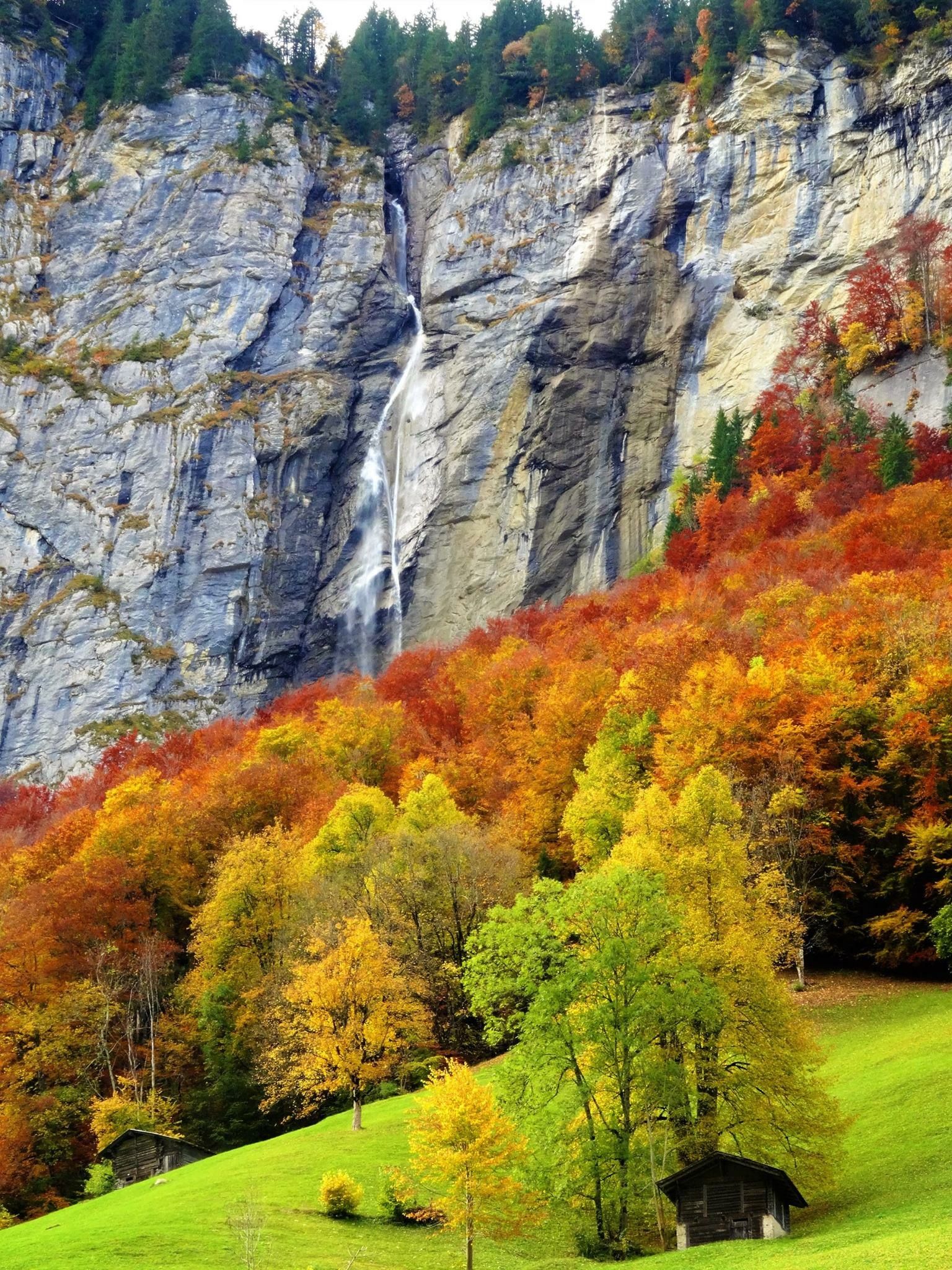 https://mdw-travel-data-us-east-1.s3.amazonaws.com/img/country/Switzerland/Lauterbrunnen-Valley-Waterfalls/img_02.jpg
