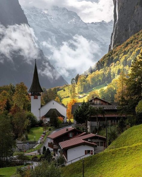https://mdw-travel-data-us-east-1.s3.amazonaws.com/img/country/Switzerland/Lauterbrunnen/img_03.jpg