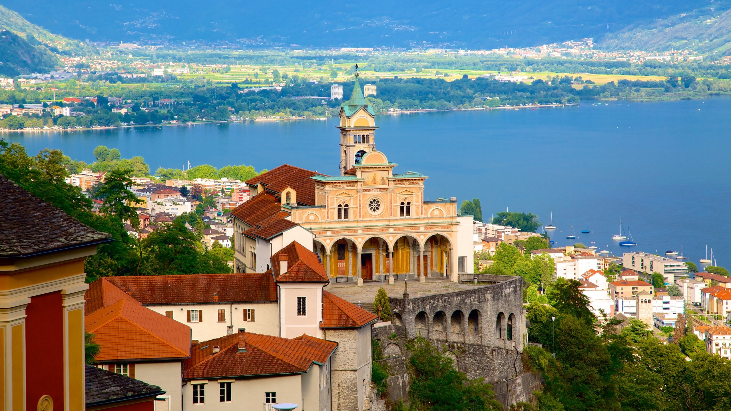 https://mdw-travel-data-us-east-1.s3.amazonaws.com/img/country/Switzerland/Locarno-Casino/img_02.jpg