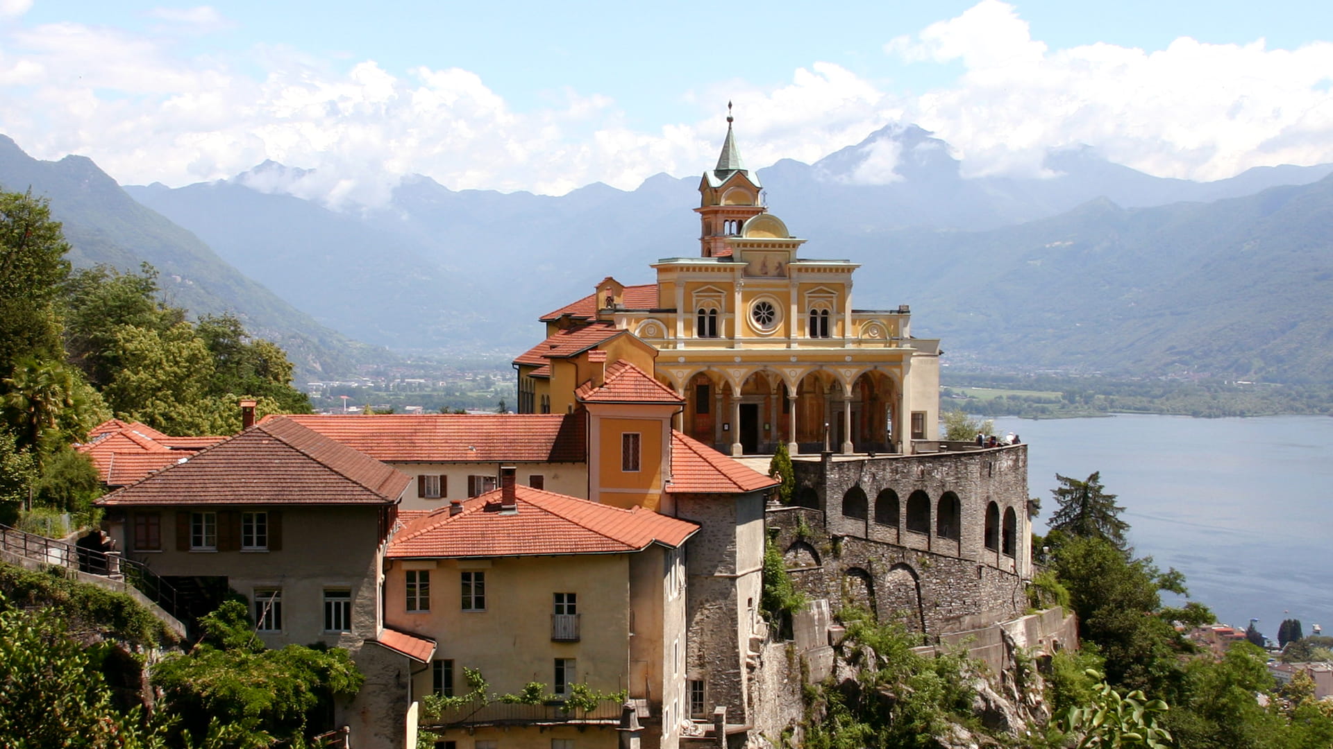 https://mdw-travel-data-us-east-1.s3.amazonaws.com/img/country/Switzerland/Madonna-del-Sasso-Cable-Car/img_00.jpg