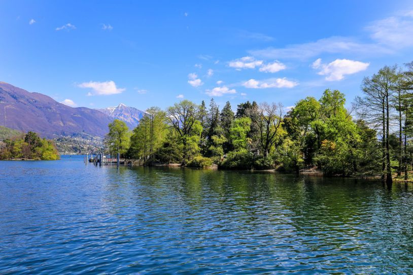 https://mdw-travel-data-us-east-1.s3.amazonaws.com/img/country/Switzerland/Maggiore-Lake/img_01.jpg