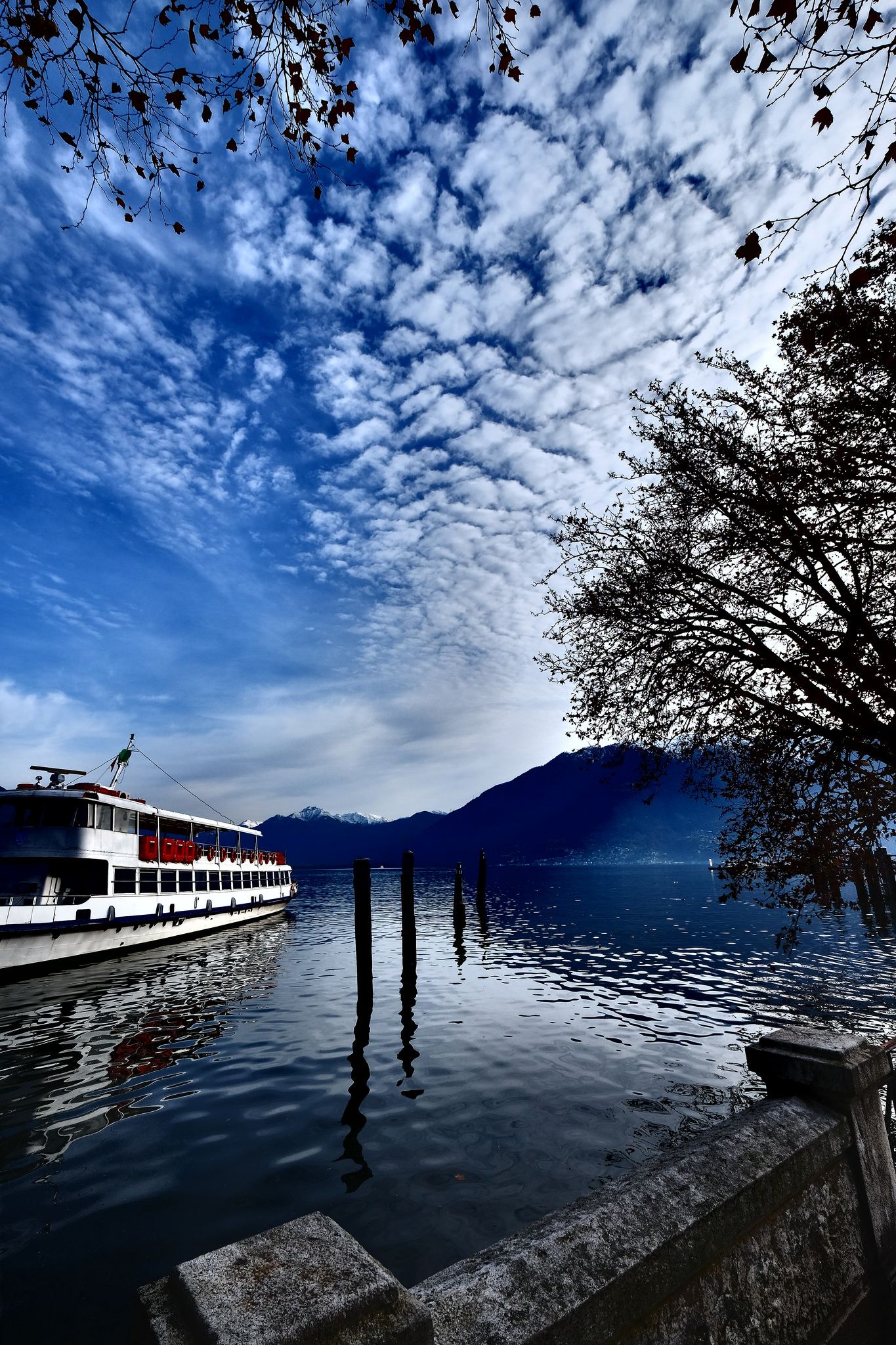 https://mdw-travel-data-us-east-1.s3.amazonaws.com/img/country/Switzerland/Maggiore-Lake/img_02.jpg