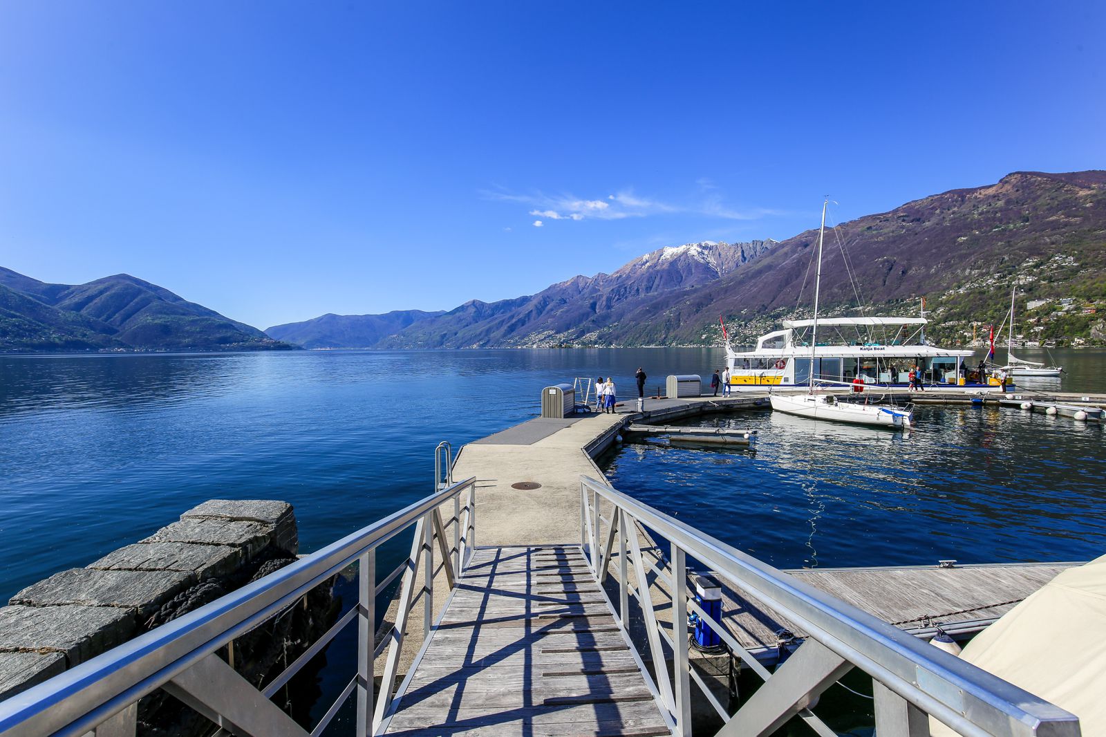 https://mdw-travel-data-us-east-1.s3.amazonaws.com/img/country/Switzerland/Maggiore-Lake/img_03.jpg