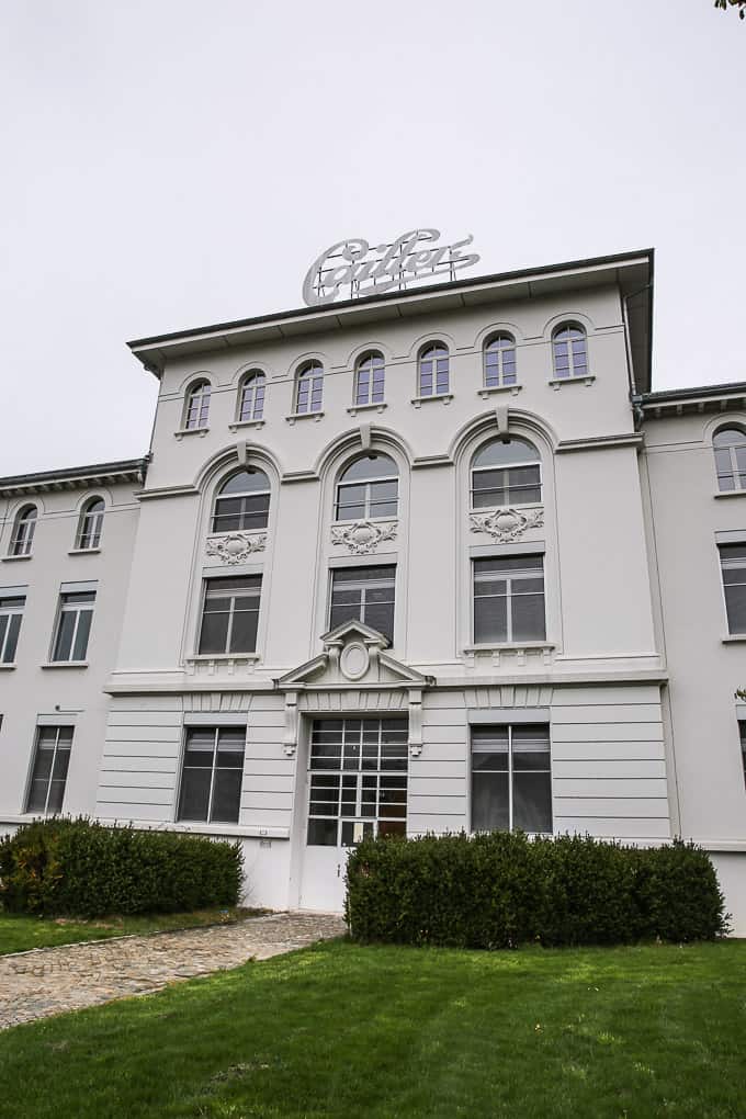 https://mdw-travel-data-us-east-1.s3.amazonaws.com/img/country/Switzerland/Maison-Cailler/img_01.jpg