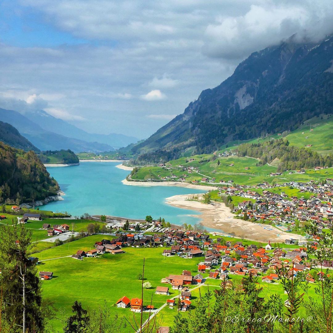 https://mdw-travel-data-us-east-1.s3.amazonaws.com/img/country/Switzerland/Maison-dAilleurs/img_03.jpg