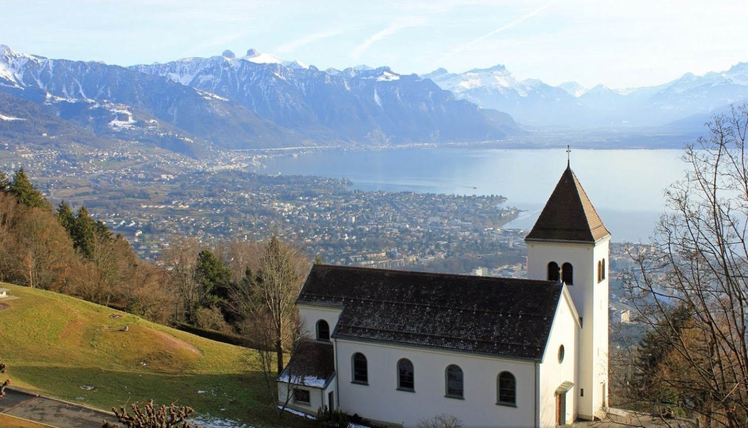 https://mdw-travel-data-us-east-1.s3.amazonaws.com/img/country/Switzerland/Mont-Pelerin/img_02.jpg