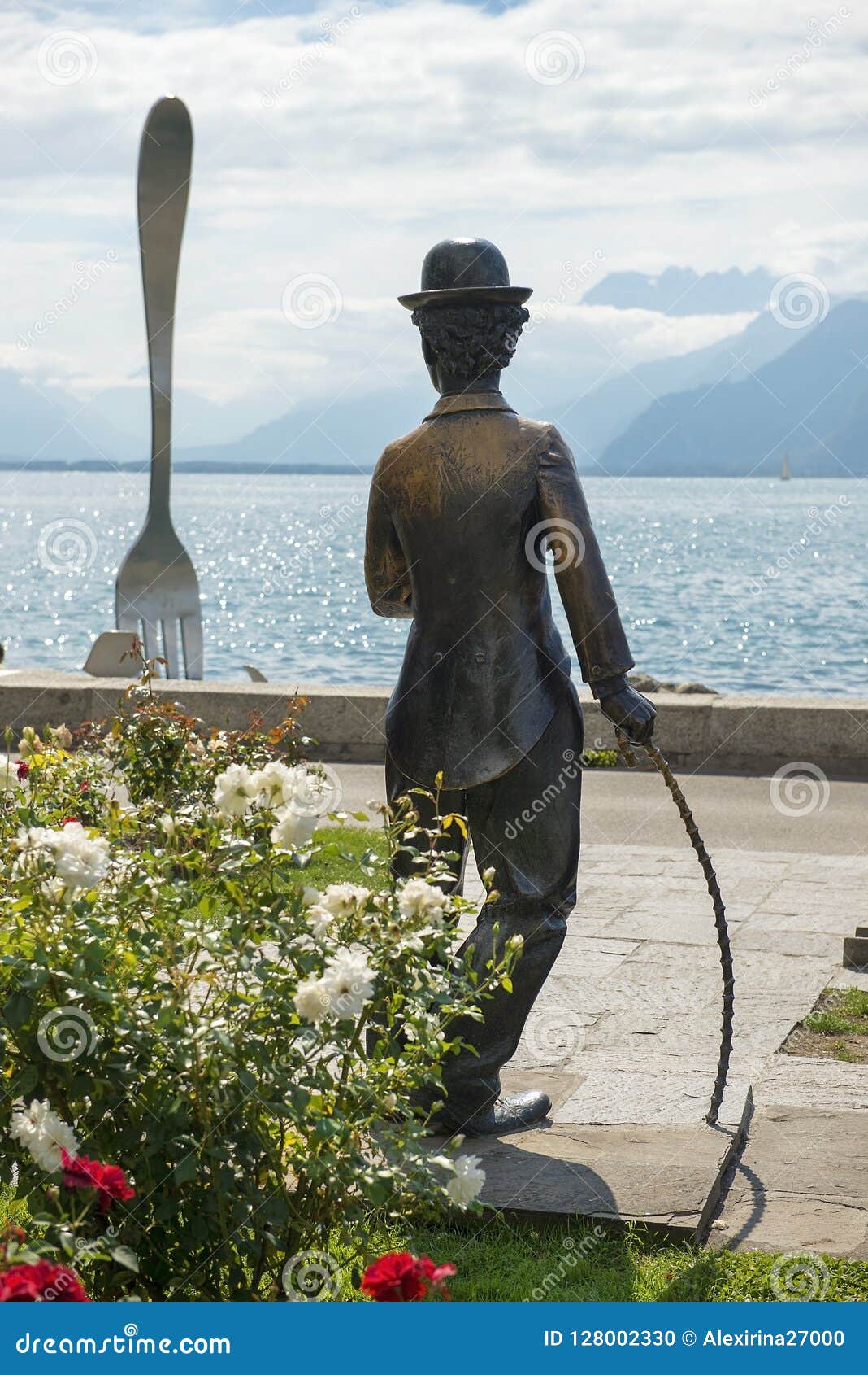 https://mdw-travel-data-us-east-1.s3.amazonaws.com/img/country/Switzerland/Monument-to-Charlie-Chaplin/img_00.jpg