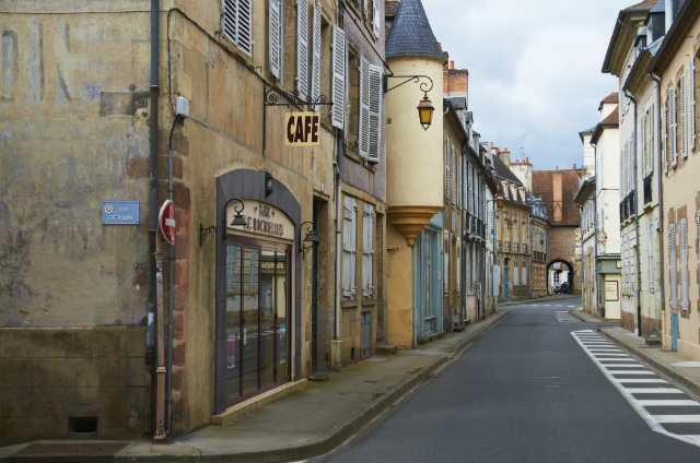 https://mdw-travel-data-us-east-1.s3.amazonaws.com/img/country/Switzerland/Moulins/img_02.jpg
