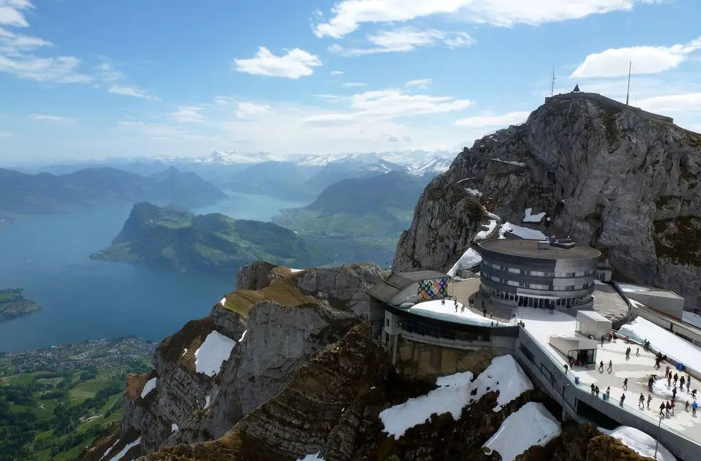 https://mdw-travel-data-us-east-1.s3.amazonaws.com/img/country/Switzerland/Mount-Pilatus/img_01.jpg