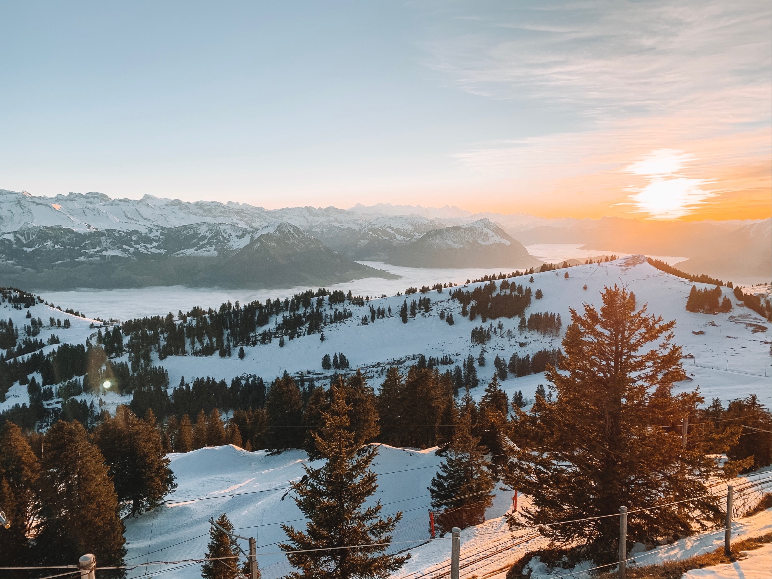 https://mdw-travel-data-us-east-1.s3.amazonaws.com/img/country/Switzerland/Mount-Rigi/img_03.jpg