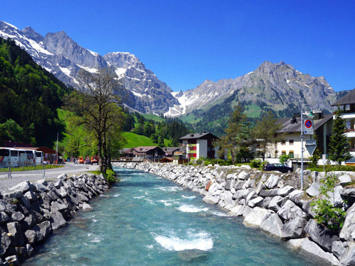 https://mdw-travel-data-us-east-1.s3.amazonaws.com/img/country/Switzerland/Mount-Titlis/img_04.jpg