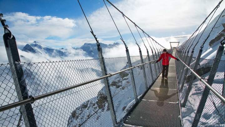 https://mdw-travel-data-us-east-1.s3.amazonaws.com/img/country/Switzerland/Mountain-Railways-of-Switzerland/img_05.jpg