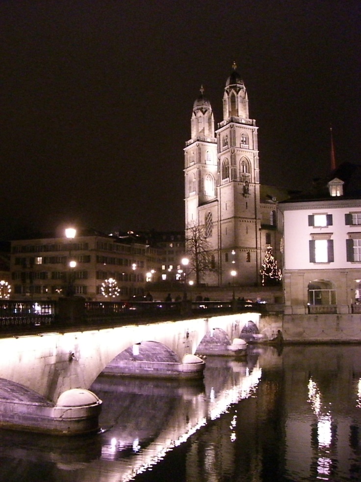 https://mdw-travel-data-us-east-1.s3.amazonaws.com/img/country/Switzerland/Munsterplattform/img_01.jpg