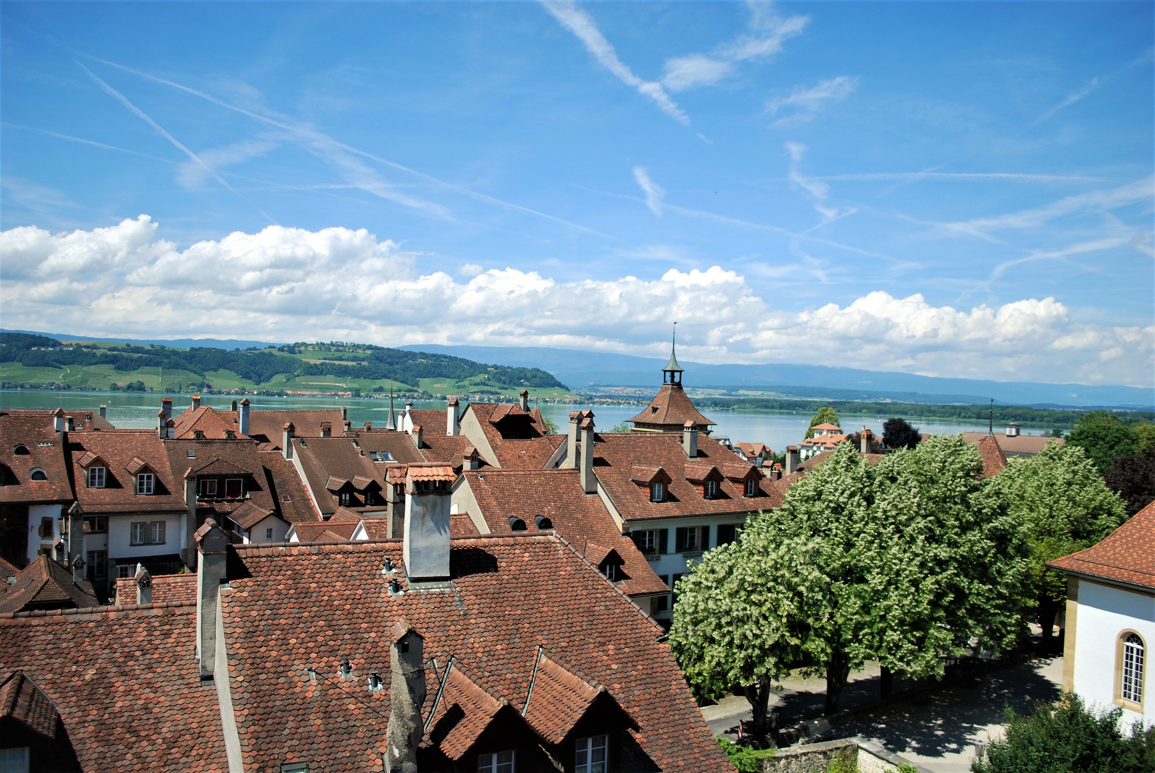 https://mdw-travel-data-us-east-1.s3.amazonaws.com/img/country/Switzerland/Murten-Street-Arts/img_01.jpg
