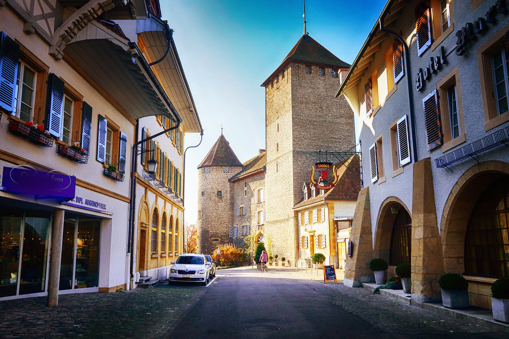 https://mdw-travel-data-us-east-1.s3.amazonaws.com/img/country/Switzerland/Murten-Street-Arts/img_03.jpg