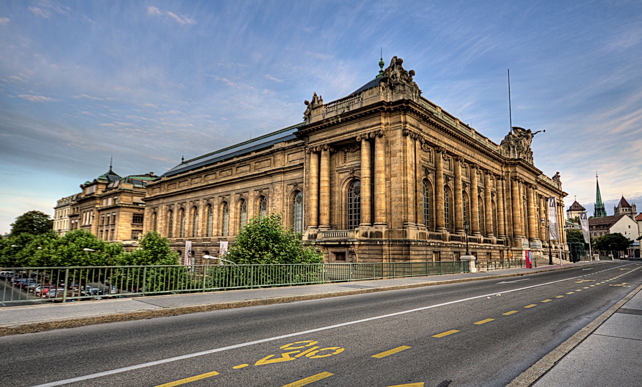 https://mdw-travel-data-us-east-1.s3.amazonaws.com/img/country/Switzerland/Museum-of-Art-and-History/img_01.jpg