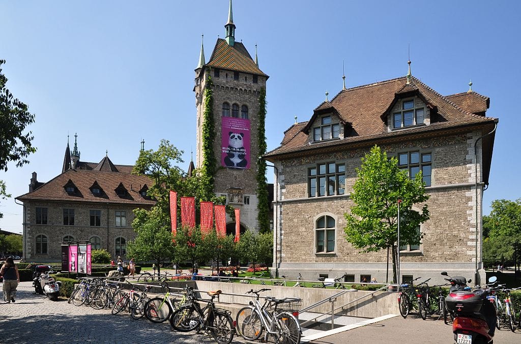 https://mdw-travel-data-us-east-1.s3.amazonaws.com/img/country/Switzerland/Museum-of-Natural-History/img_02.jpg