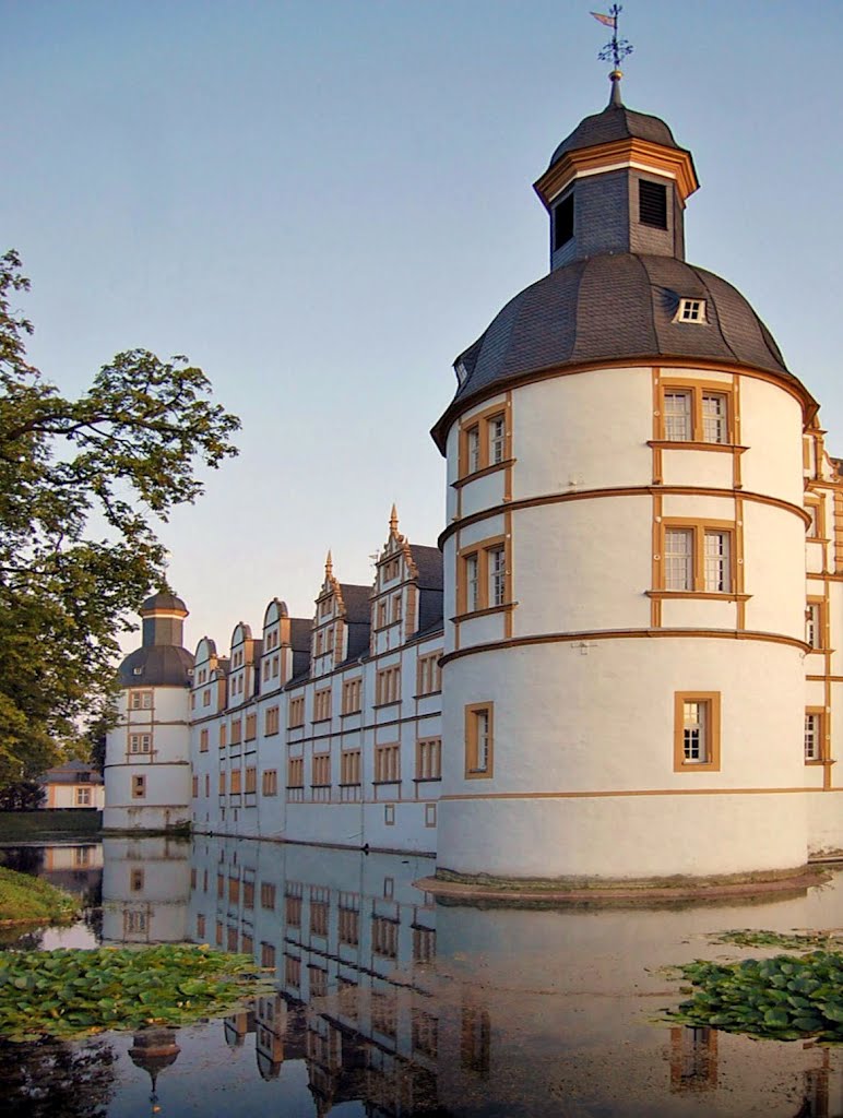 https://mdw-travel-data-us-east-1.s3.amazonaws.com/img/country/Switzerland/Neuhaus-District-Museum/img_01.jpg