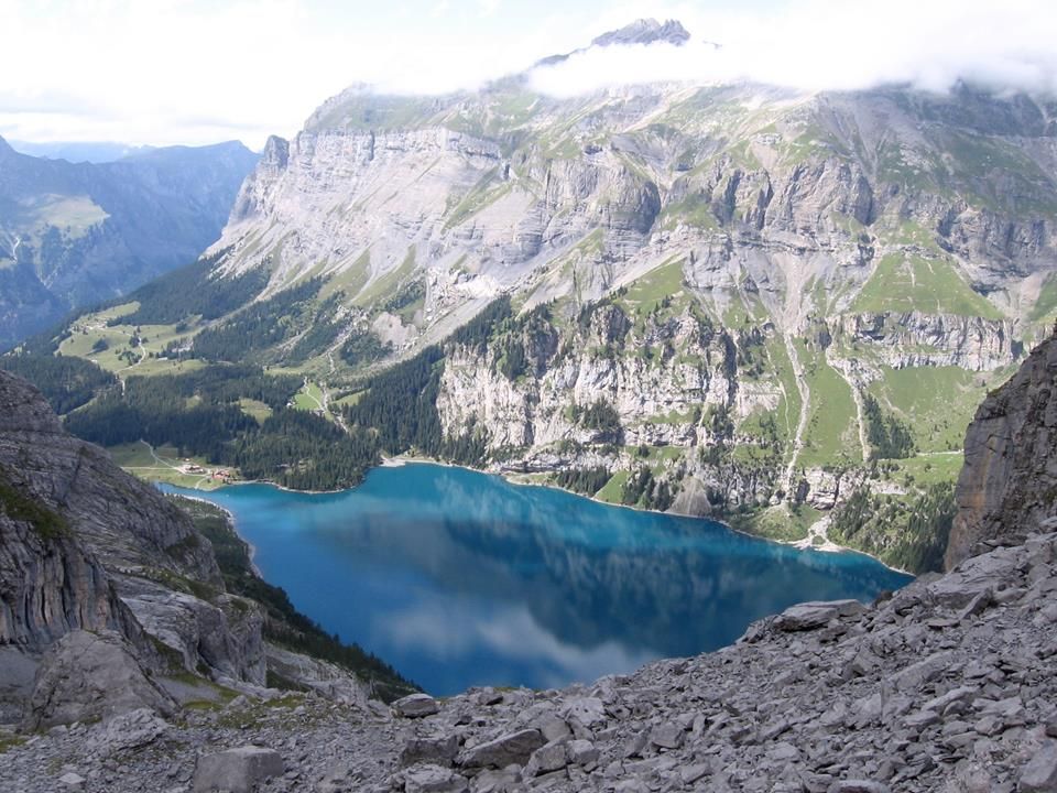https://mdw-travel-data-us-east-1.s3.amazonaws.com/img/country/Switzerland/Oeschinensee/img_02.jpg