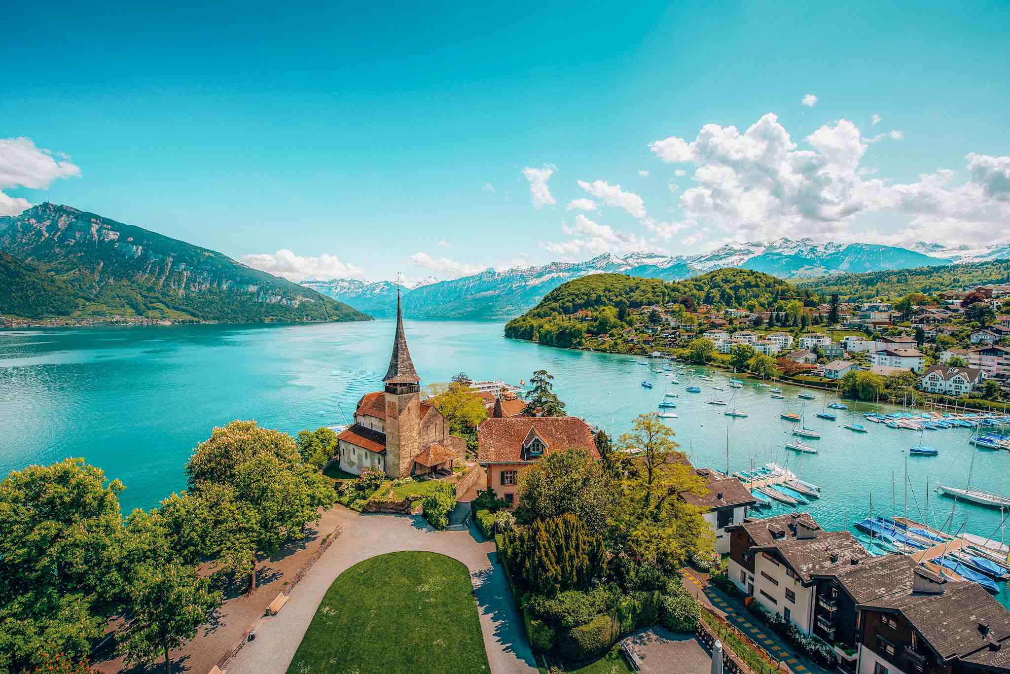 https://mdw-travel-data-us-east-1.s3.amazonaws.com/img/country/Switzerland/Old-Town/img_02.jpg