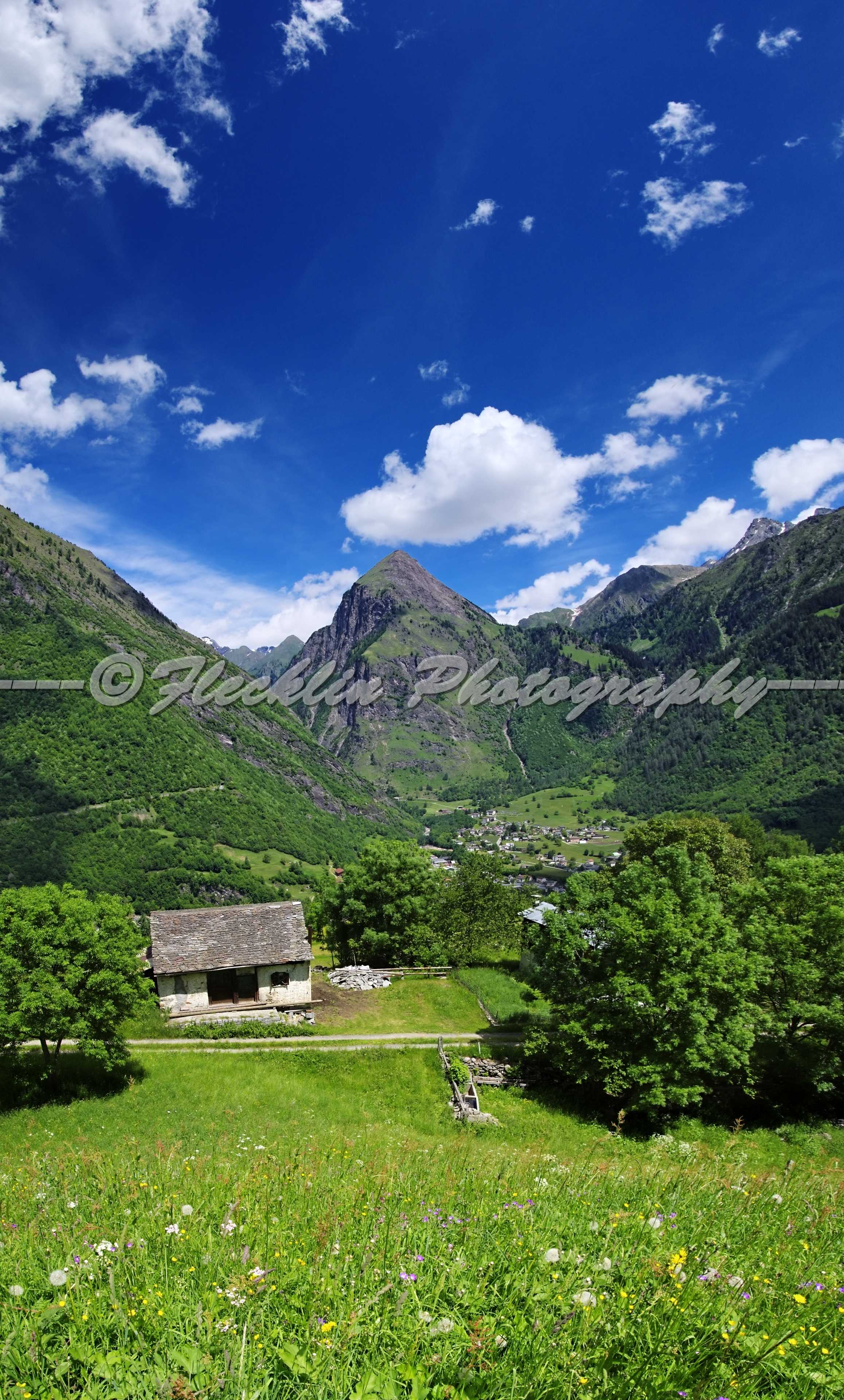 https://mdw-travel-data-us-east-1.s3.amazonaws.com/img/country/Switzerland/Olivone/img_01.jpg