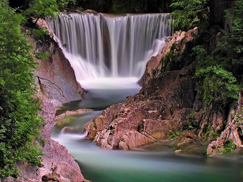 https://mdw-travel-data-us-east-1.s3.amazonaws.com/img/country/Switzerland/Parco-delle-Gole-della-Breggia/img_02.jpg