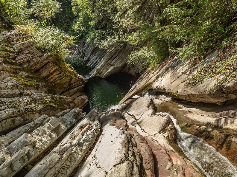 https://mdw-travel-data-us-east-1.s3.amazonaws.com/img/country/Switzerland/Parco-delle-Gole-della-Breggia/img_05.jpg