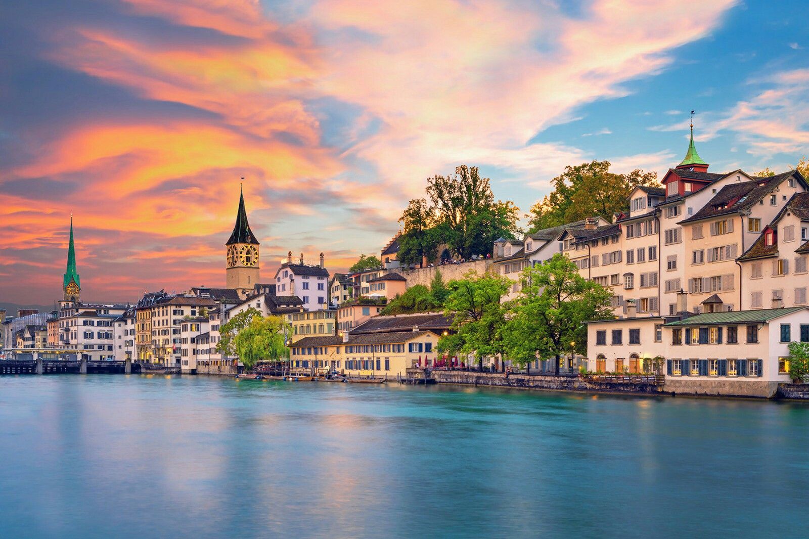 https://mdw-travel-data-us-east-1.s3.amazonaws.com/img/country/Switzerland/Piazza-Grande/img_01.jpg