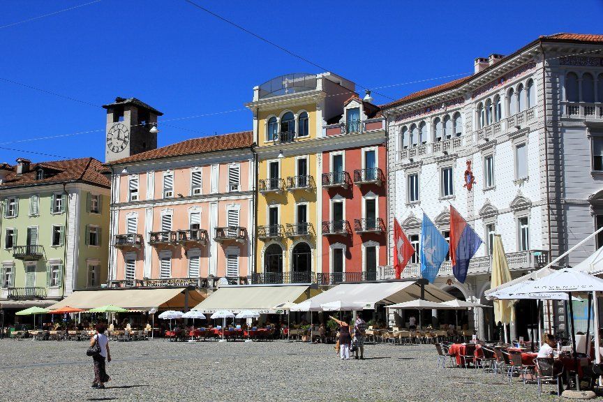 https://mdw-travel-data-us-east-1.s3.amazonaws.com/img/country/Switzerland/Piazza-della-Riforma/img_01.jpg
