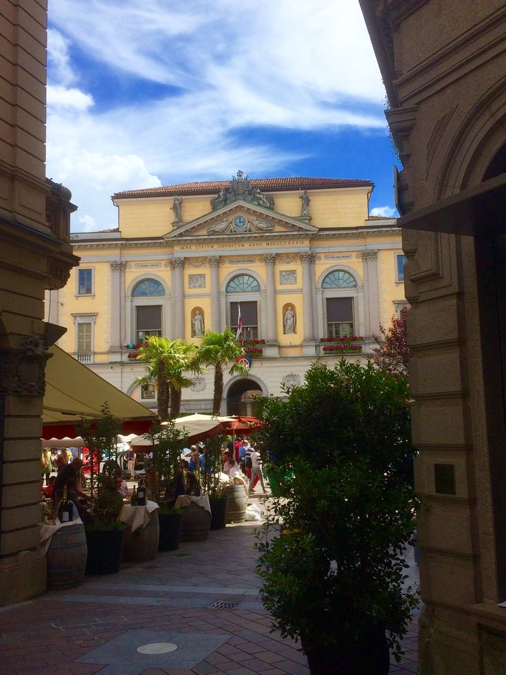 https://mdw-travel-data-us-east-1.s3.amazonaws.com/img/country/Switzerland/Piazza-della-Riforma/img_03.jpg