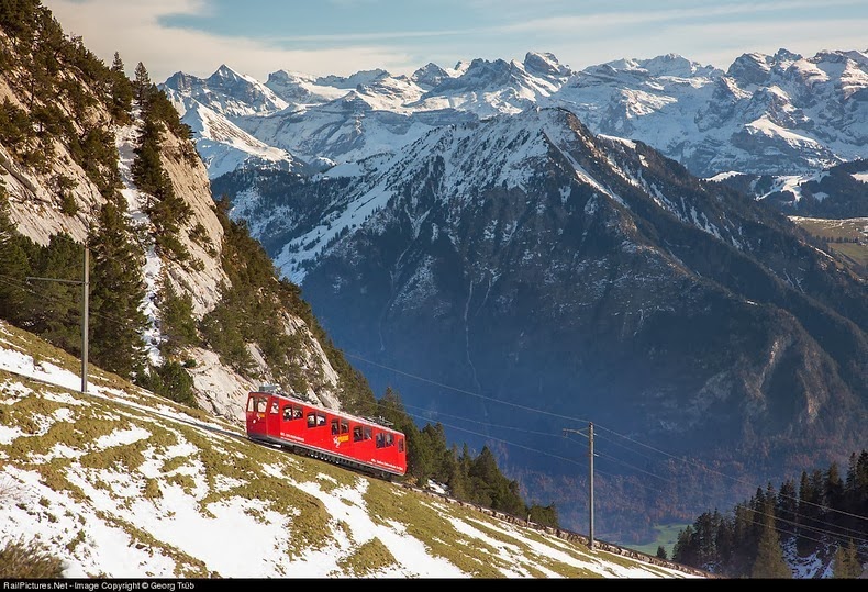 https://mdw-travel-data-us-east-1.s3.amazonaws.com/img/country/Switzerland/Pilatus-Railway/img_01.jpg