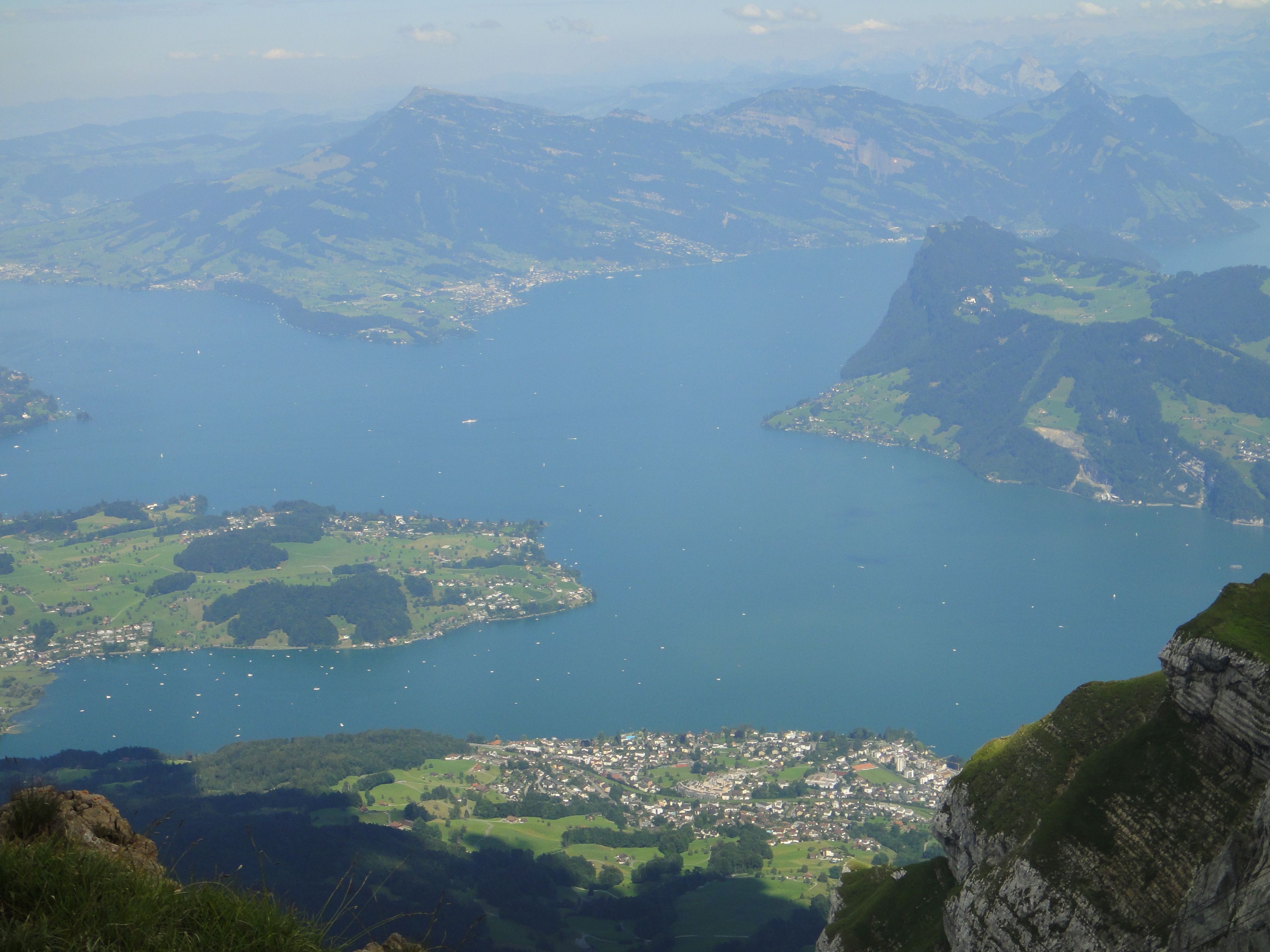https://mdw-travel-data-us-east-1.s3.amazonaws.com/img/country/Switzerland/Pilatus/img_04.jpg