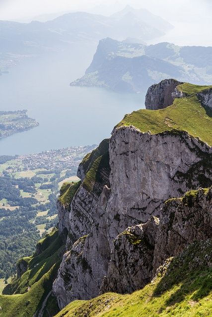 https://mdw-travel-data-us-east-1.s3.amazonaws.com/img/country/Switzerland/Pilatus/img_05.jpg