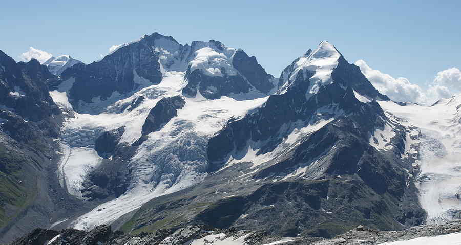 https://mdw-travel-data-us-east-1.s3.amazonaws.com/img/country/Switzerland/Piz-Corvatsch/img_00.jpg