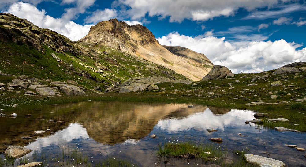 https://mdw-travel-data-us-east-1.s3.amazonaws.com/img/country/Switzerland/Piz-Surlej/img_03.jpg